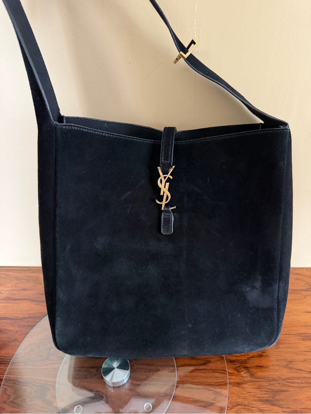 Black Hobo Shoulder Bag - Slouchy Minimalist Style (Needs Repair) - Picture 9 of 16